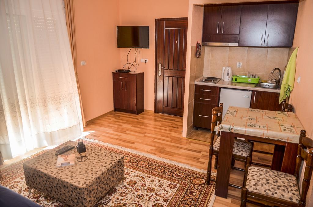 Apartments Paradise อุลซิน ภายนอก รูปภาพ