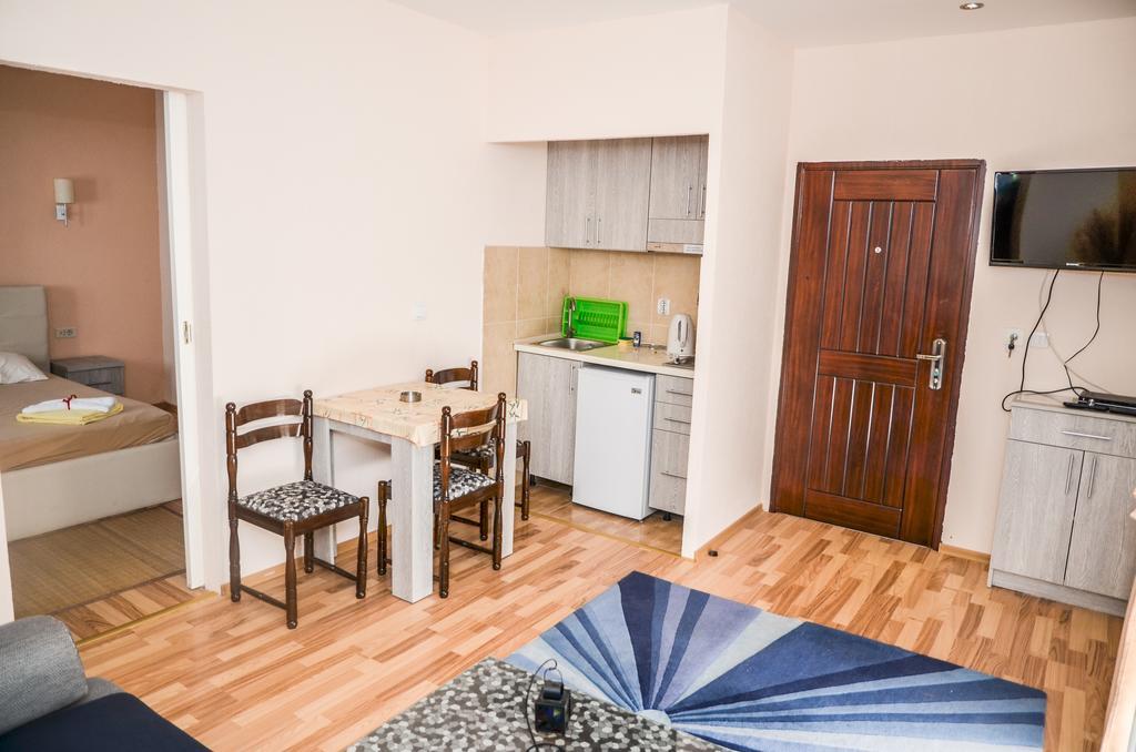 Apartments Paradise อุลซิน ภายนอก รูปภาพ