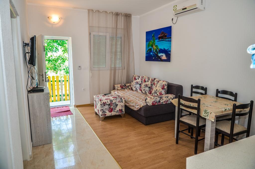 Apartments Paradise อุลซิน ภายนอก รูปภาพ